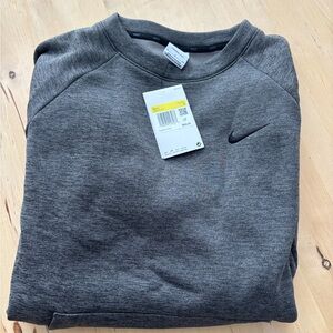 Nike Men's Therma-fit Charcoal Gray Crewneck Sweater with sleeve pocket